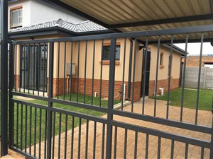 3 Bed House in Vosloorus