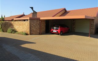2 Bedroom Townhouse in Wierda Glen