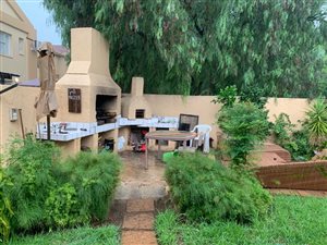 4 Bed Flat in Mafikeng