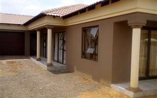3 Bedroom House in Vanderbijlpark CE7