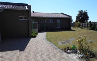 3 Bedroom House in Flamingo Park