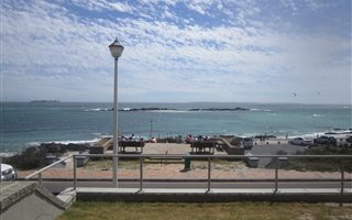 3 Bedroom Apartment in Bloubergstrand