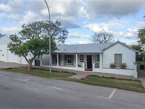 4 Bed House in West Hill