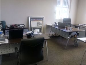 458 m² Office Space in Sunningdale