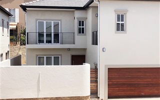 3 Bedroom Cluster in Craighall Park