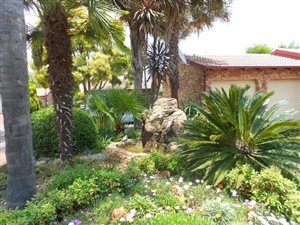 2 Bed Townhouse in Die Hoewes