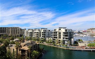 2 Bedroom Apartment in Waterfront