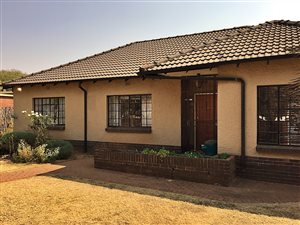 4 Bed House in Hurlyvale