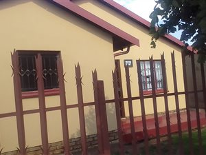 2 Bed House in Tsakane
