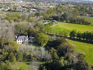 16 ha Farm in Somerset West Central
