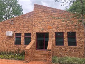 647 m² Commercial space in Woodmead