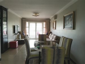 3 Bed Flat in Morningside