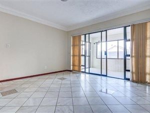 10 Bed House in Nimrod Park