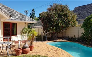 4 Bedroom House in Bergvliet