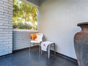 2 Bed Apartment in Vredehoek