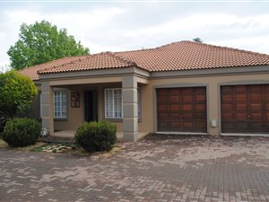 3 Bed Townhouse in Meyerton Central
