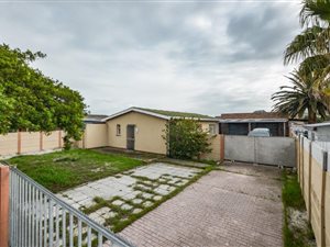 3 Bed House in Sanddrift