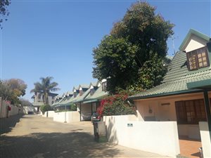 2 Bed Apartment in Weltevreden Park