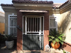 2 Bed House in Eloffsdal