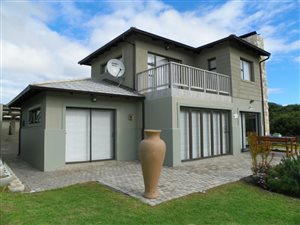 3 Bed Duplex in Hartenbos Landgoed