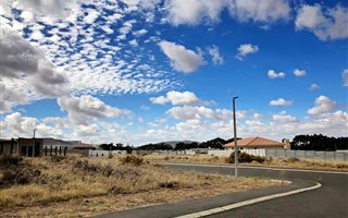 950 m² Land available in Darling