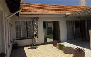 4 Bedroom House in Isandovale