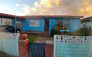 3 Bedroom House in Charlesville