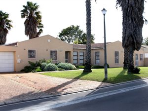 4 Bed House in Edgemead