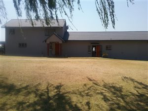 27.4 ha Farm in Leandra
