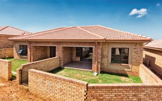 2 Bedroom Simplex in Bergbron