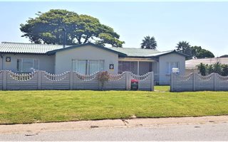 3 Bedroom House in Greenshields Park