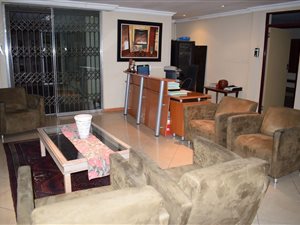 381 m² Commercial space in Hatfield