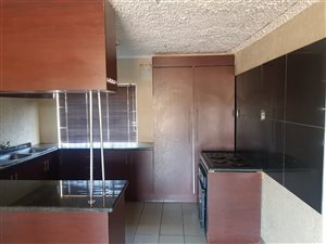 3 Bed Apartment in Lenasia South