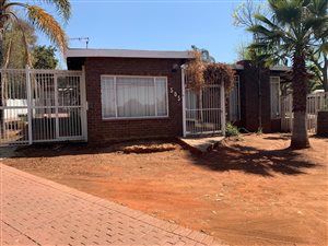 4 Bed House in Erasmia