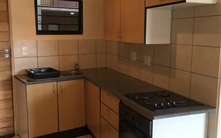 Bachelor apartment in Milpark