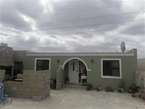 3 Bed House in Malibu Village