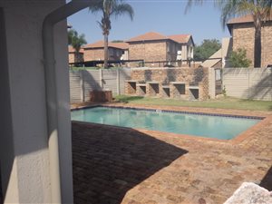 2 Bed Townhouse in Highveld