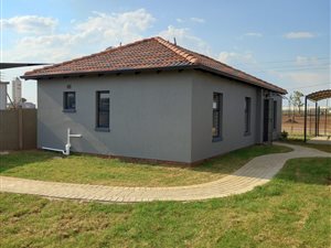 3 Bed House in Roodepoort West
