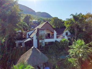 5 Bed House in Kosmos