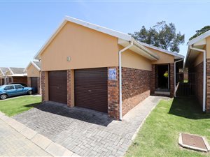 3 Bed Townhouse in Gonubie