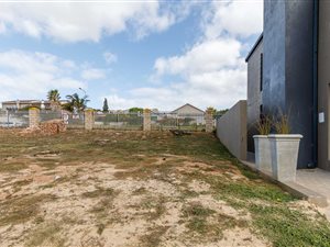 193 m² Land available in Hartenbos Heuwels