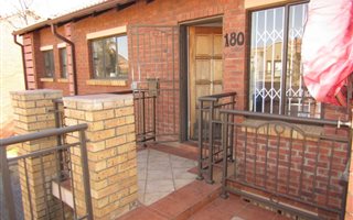 2 Bedroom Townhouse in Eco Park