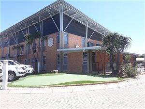 94 m² Commercial space in Lydiana
