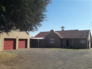 3 Bed House in Dan Pienaarville