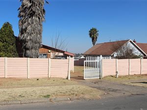 3 Bed House in Bosmont