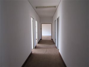 141 m² Commercial space in Hilton