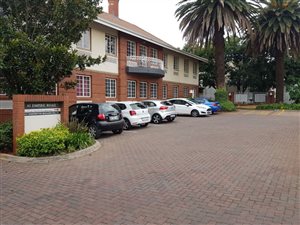 333 m² Office Space in Parktown