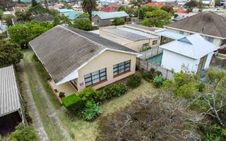 3 Bedroom House in Greenfields