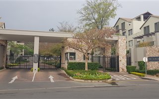 2 Bedroom Apartment in Pineslopes