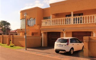 4 Bedroom House in Platinum Park